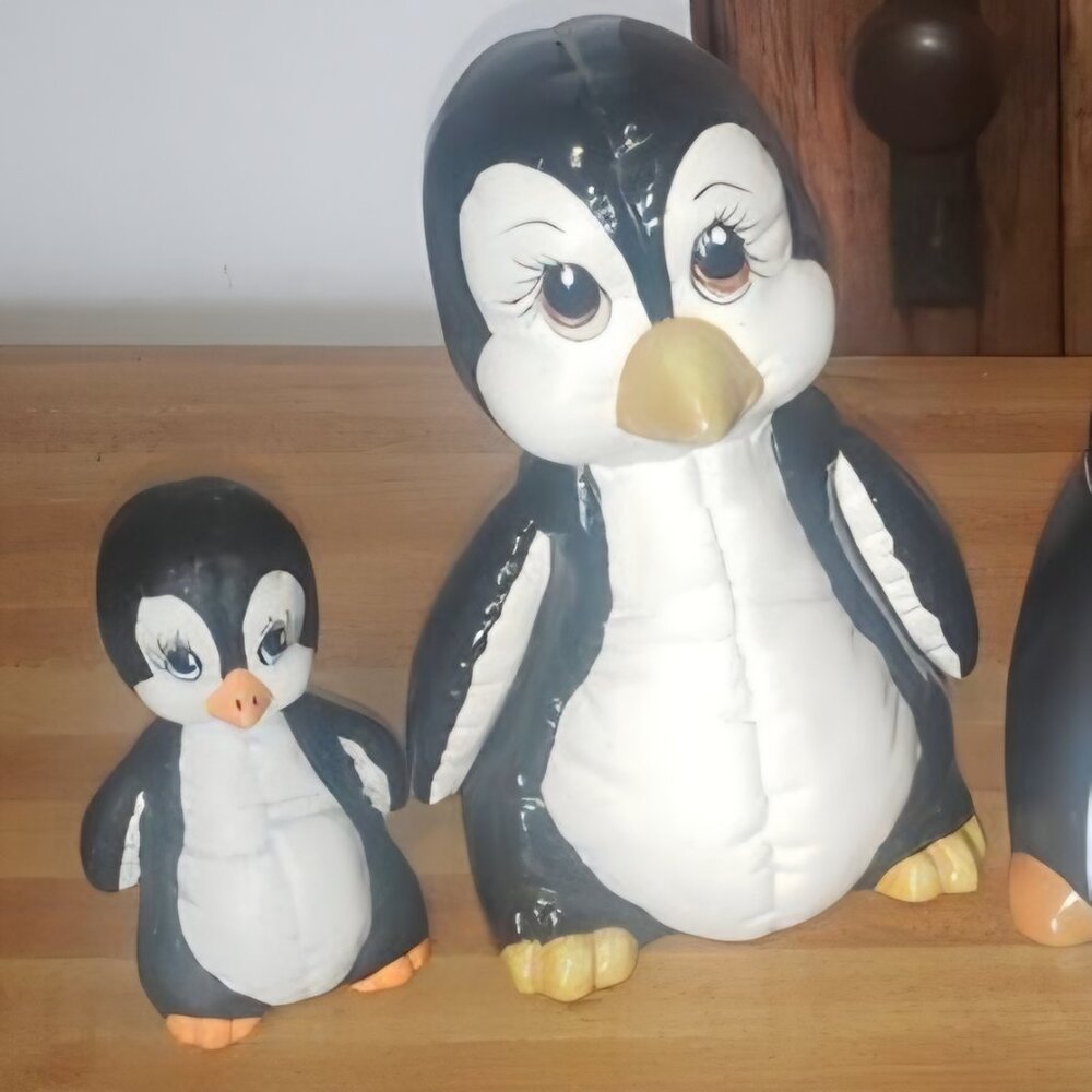 Penguin Pack – 2 Glass Figurines